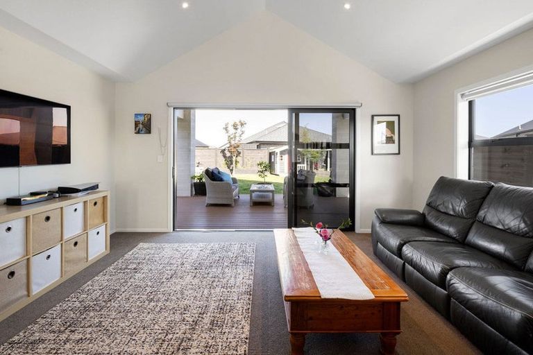 Photo of property in 6 Lewis Way, Cambridge, 3434