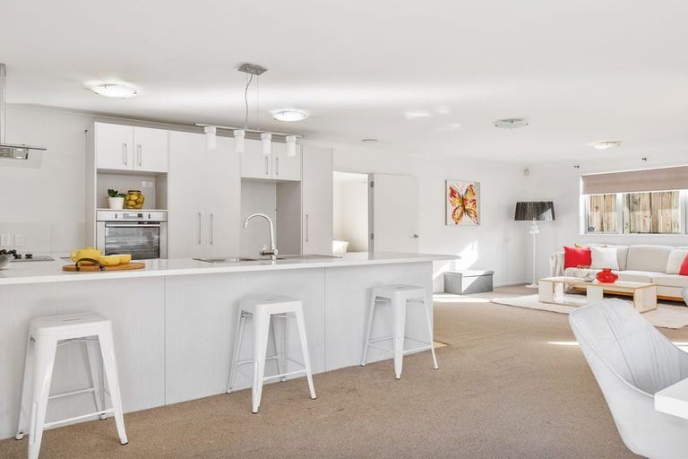 Photo of property in 19b Te Atatu Road, Te Atatu South, Auckland, 0610