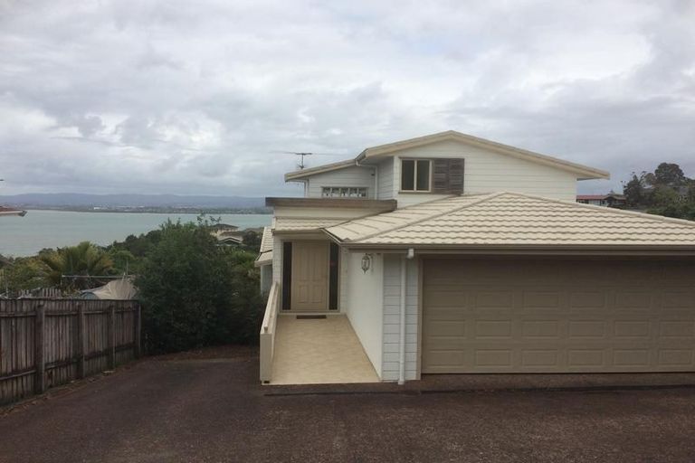 Photo of property in 17 Sea Vista Avenue, Beach Haven, Auckland, 0626