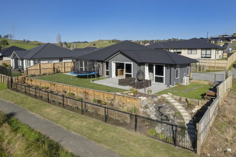 Photo of property in 107 Adler Drive, Ohauiti, Tauranga, 3112