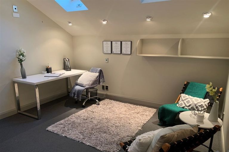 Photo of property in 37 Grovenor Drive, Orewa, 0931