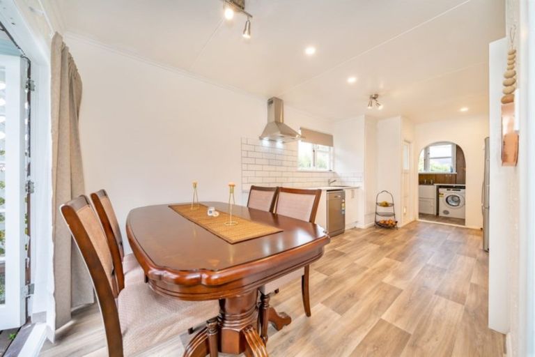 Photo of property in 15 Holdsworth Avenue, Trentham, Upper Hutt, 5018