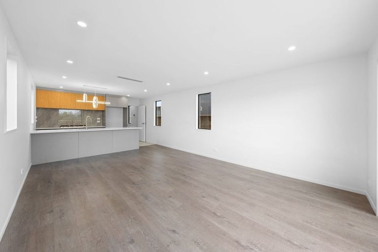 Photo of property in 35 John Gray Street, Papakura, 2110