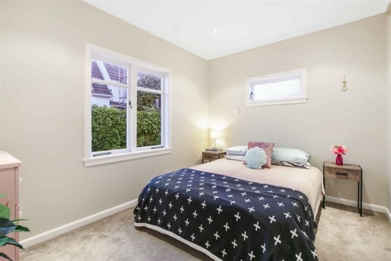 Photo of property in 2/5 Elderwood Lane, Belmont, Auckland, 0622