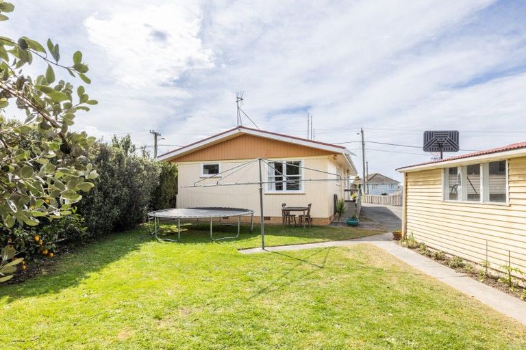 Photo of property in 153 Riverbend Road, Onekawa, Napier, 4110