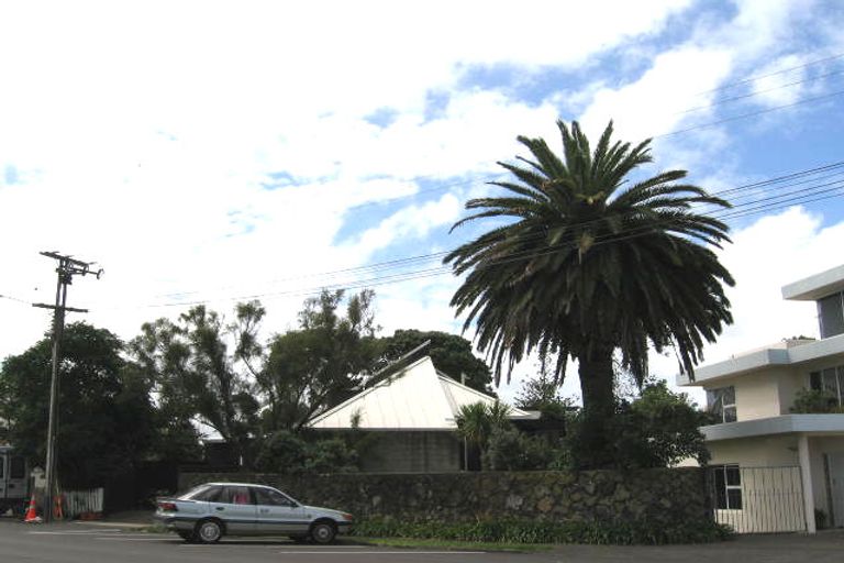 Photo of property in 1a Craig Road, Milford, Auckland, 0620