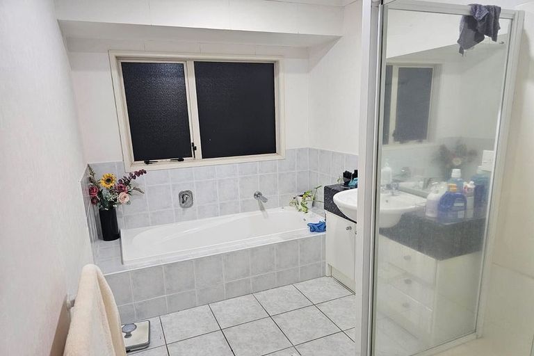 Photo of property in 3 Feeny Crescent, East Tamaki, Auckland, 2013