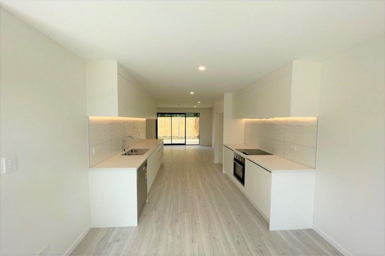 Photo of property in 8b Roys Road, Weymouth, Auckland, 2103