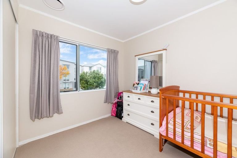 Photo of property in 25 Stephen Avenue, Henderson, Auckland, 0610