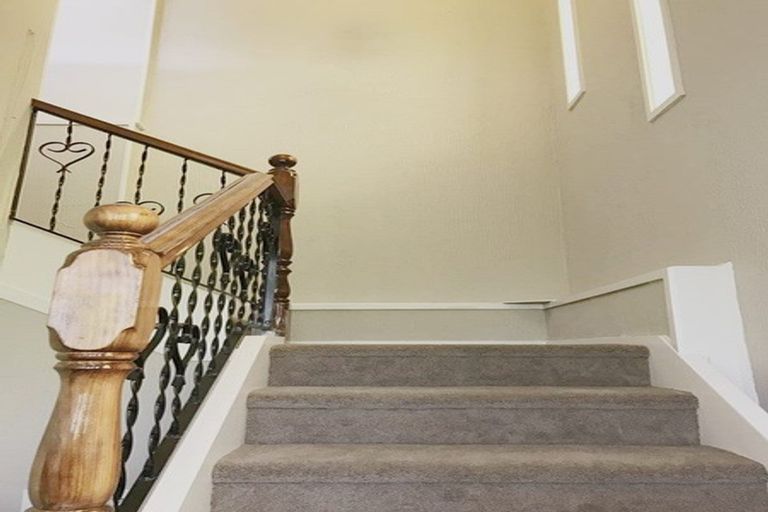 Photo of property in 64 Oaktree Avenue, Browns Bay, Auckland, 0630