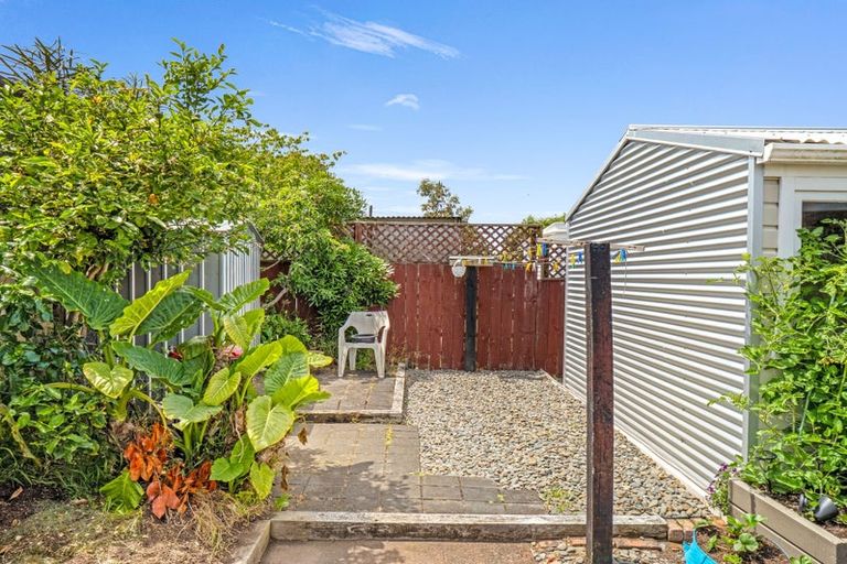 Photo of property in 102 Gonville Avenue, Gonville, Whanganui, 4501
