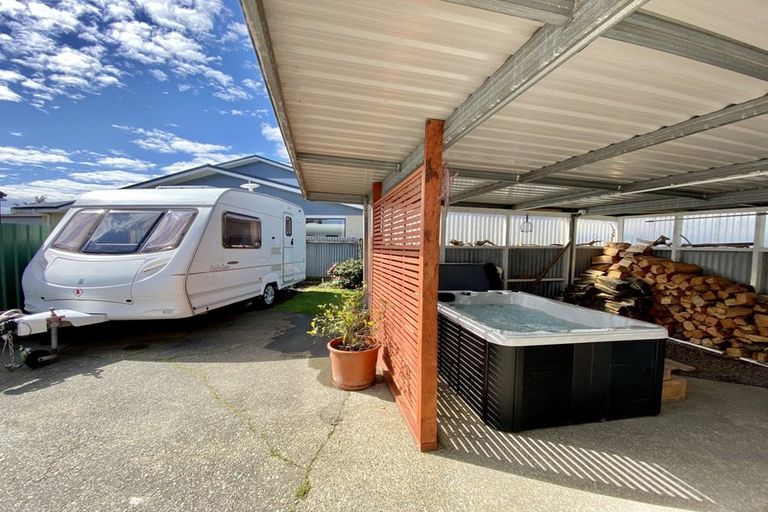 Photo of property in 32 Kildare Drive, Waikiwi, Invercargill, 9810