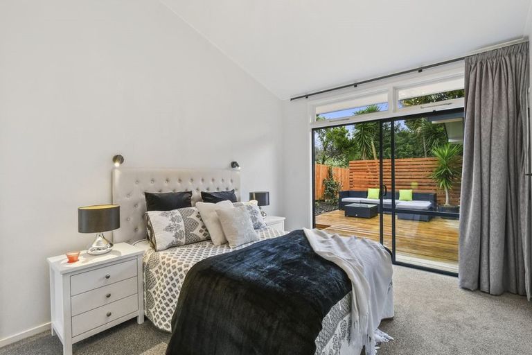 Photo of property in 18a Hillcrest Grove, Hillpark, Auckland, 2102