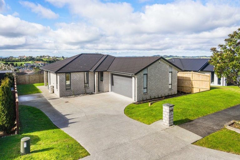 Photo of property in 15 Pyne Crescent, Pokeno, 2402