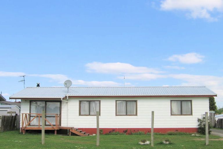 Photo of property in 2 Tania Crescent, Western Heights, Rotorua, 3015