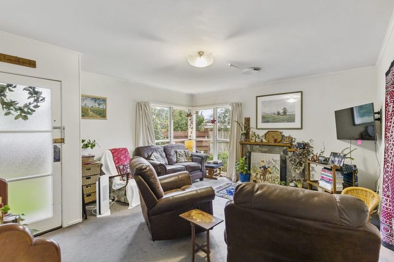 Photo of property in 20 Pinedale Place, Henderson, Auckland, 0610