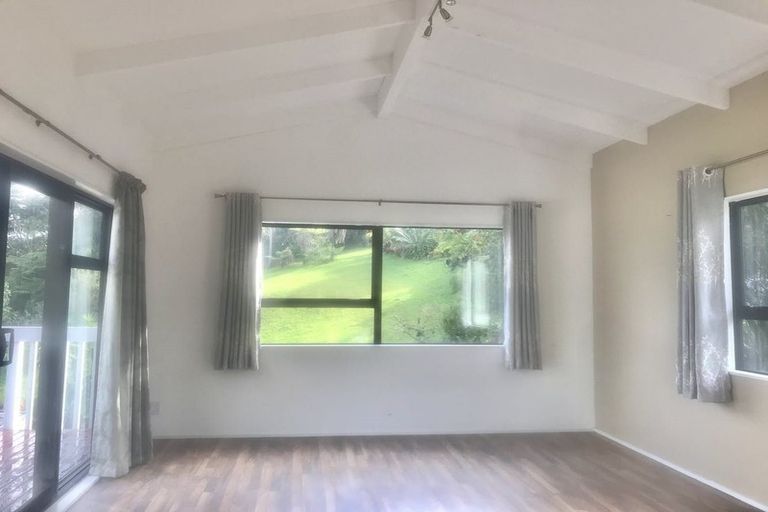 Photo of property in 17 Poplar Road, Stanmore Bay, Whangaparaoa, 0932