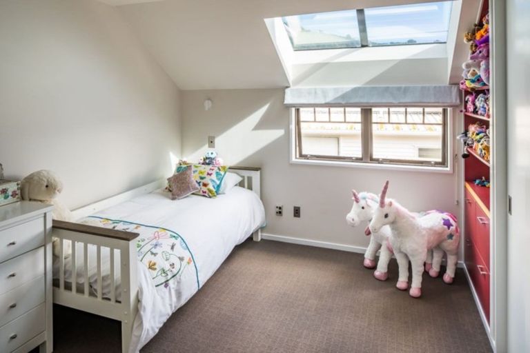 Photo of property in 374 Muritai Road, Eastbourne, Lower Hutt, 5013