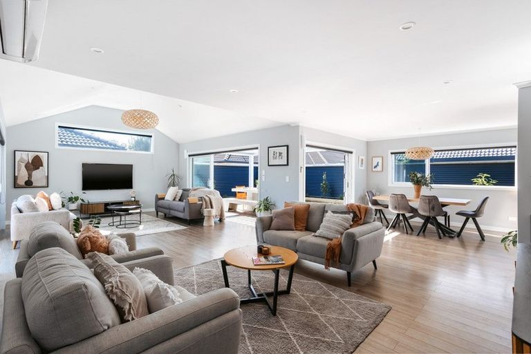 Photo of property in 28 Araroa Place, Papamoa Beach, Papamoa, 3118