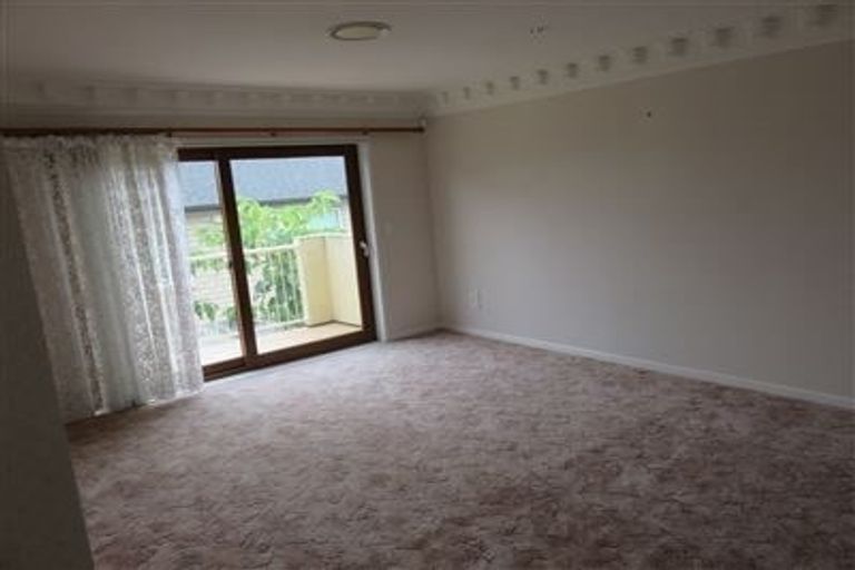 Photo of property in 20 Kittiwake Drive, Schnapper Rock, Auckland, 0632