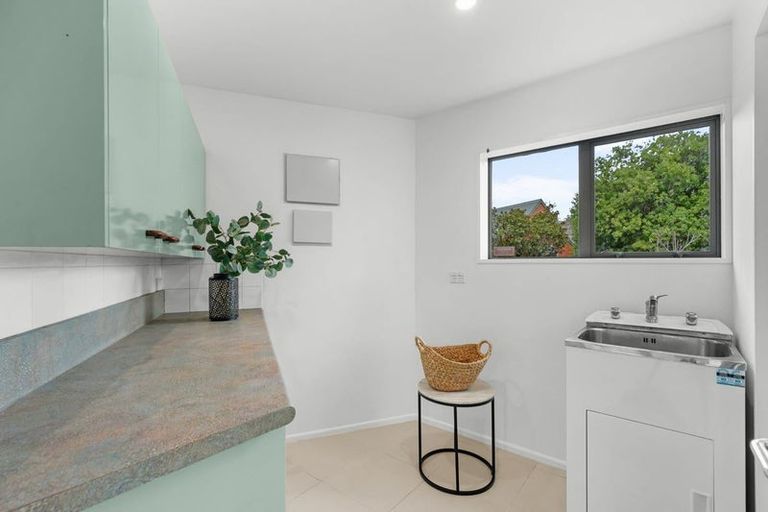 Photo of property in 15 Parkham Drive, Burnside, Christchurch, 8053