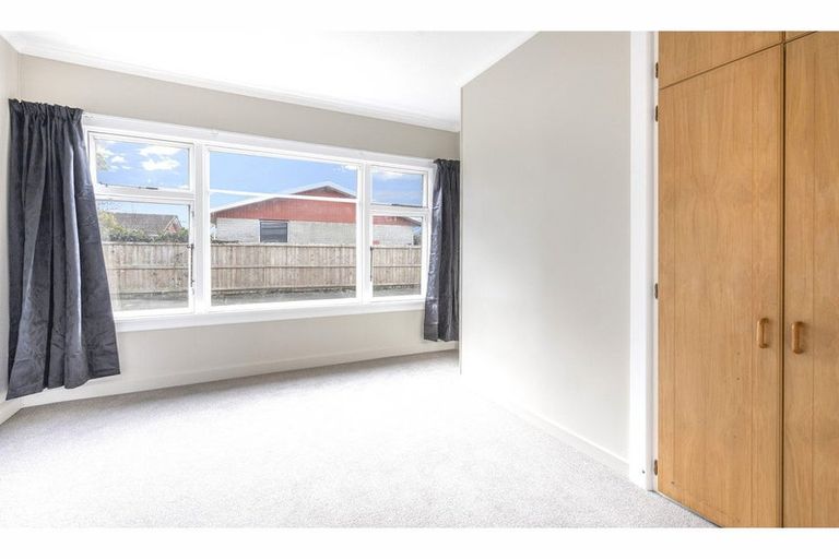 Photo of property in 5 Main North Road, Woodend, 7610