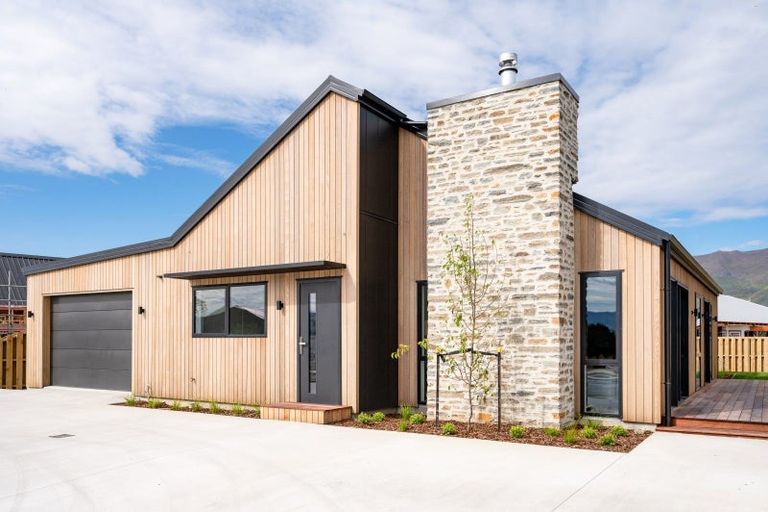 Photo of property in Northlake, 21 Riverslea Road, Wanaka, 9305