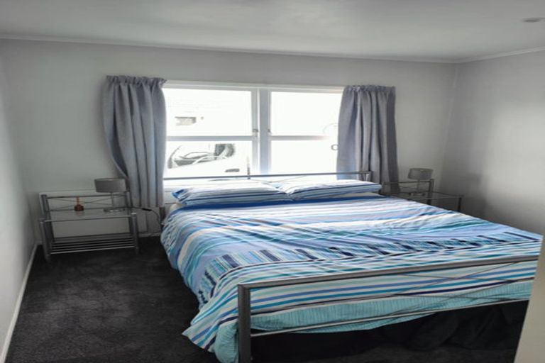 Photo of property in 27 Sunnypark Avenue, Rosehill, Papakura, 2113