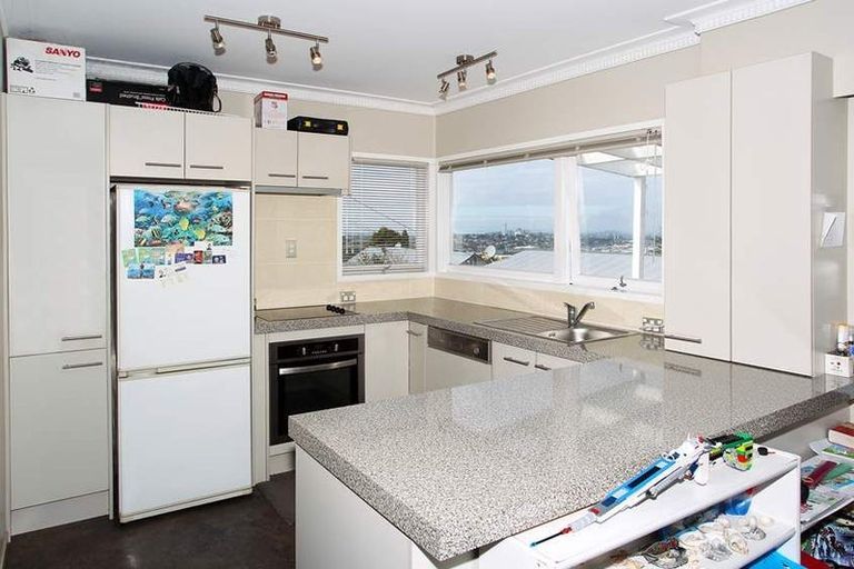 Photo of property in 73a Target Road, Totara Vale, Auckland, 0629