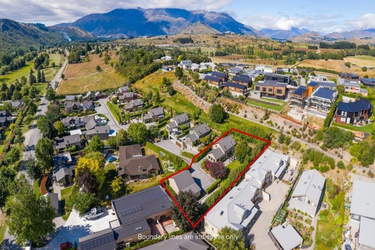 Photo of property in 6 Chartres Lane, Arrowtown, 9302
