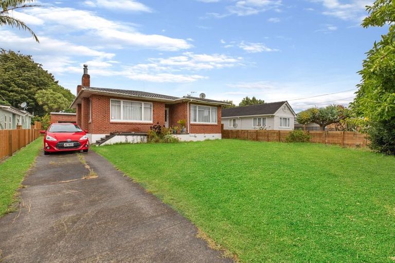 Photo of property in 6 River Road, Te Atatu Peninsula, Auckland, 0610