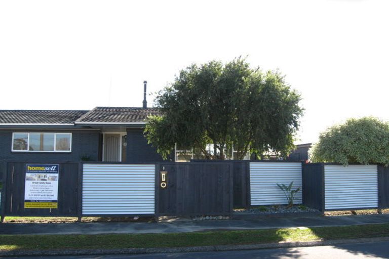 Photo of property in 1 Burwood Place, Silverdale, Hamilton, 3216