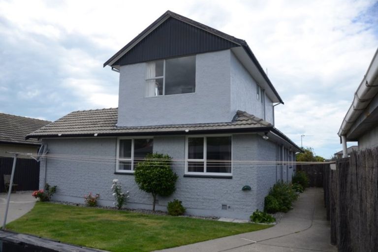Photo of property in 33 Farnborough Street, Aranui, Christchurch, 8061