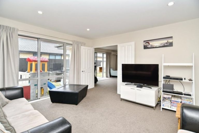 Photo of property in 50 Koura Drive, Rangiora, 7400
