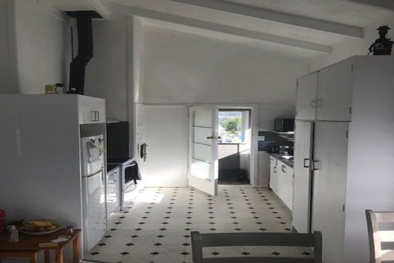 Photo of property in 17 Queen Street, Cambridge, 3434