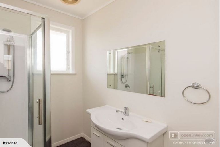 Photo of property in 39 Baylands Drive, Newlands, Wellington, 6037