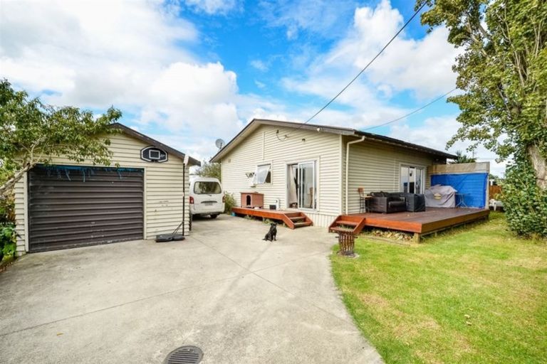 Photo of property in 2a Parakai Avenue, Parakai, 0830