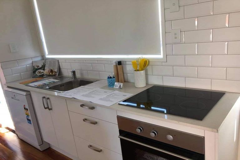 Photo of property in 18 Orly Avenue, Mangere, Auckland, 2022