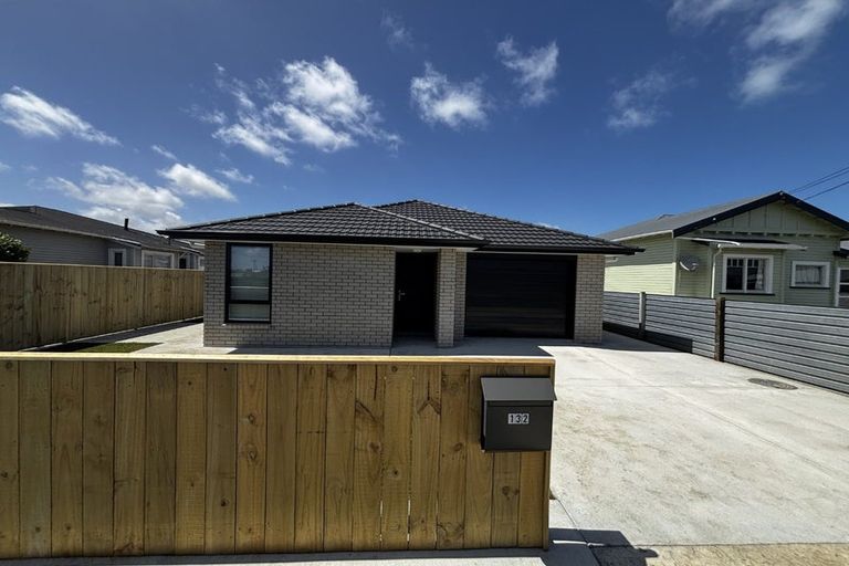 Photo of property in 132 Argyle Street, Hawera, 4610