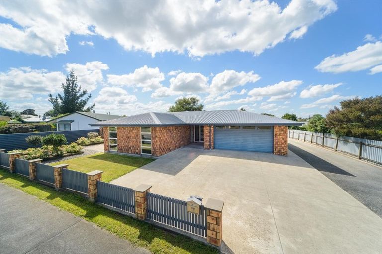 Photo of property in 39 Pukepapa Road, Marton, 4710