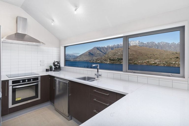Photo of property in 2/11 Gum Lane, Queenstown, 9300