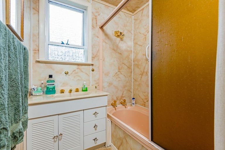 Photo of property in 6 Mclean Street, Woodville, 4920