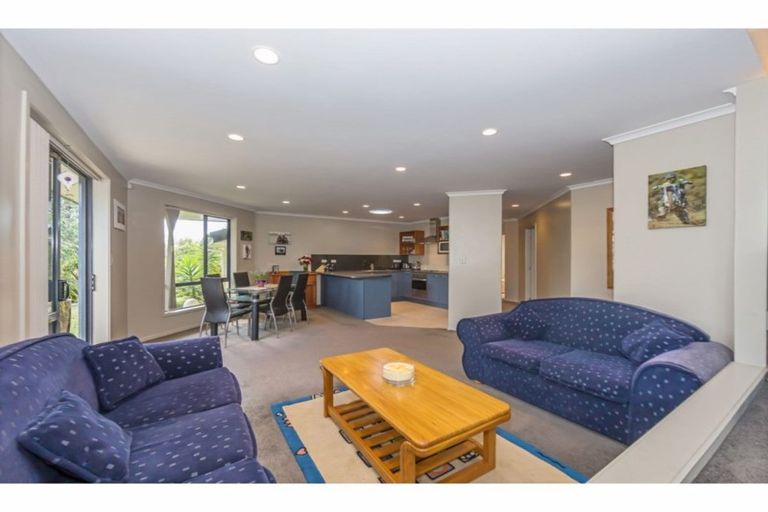 Photo of property in 98 Greenhithe Road, Greenhithe, Auckland, 0632