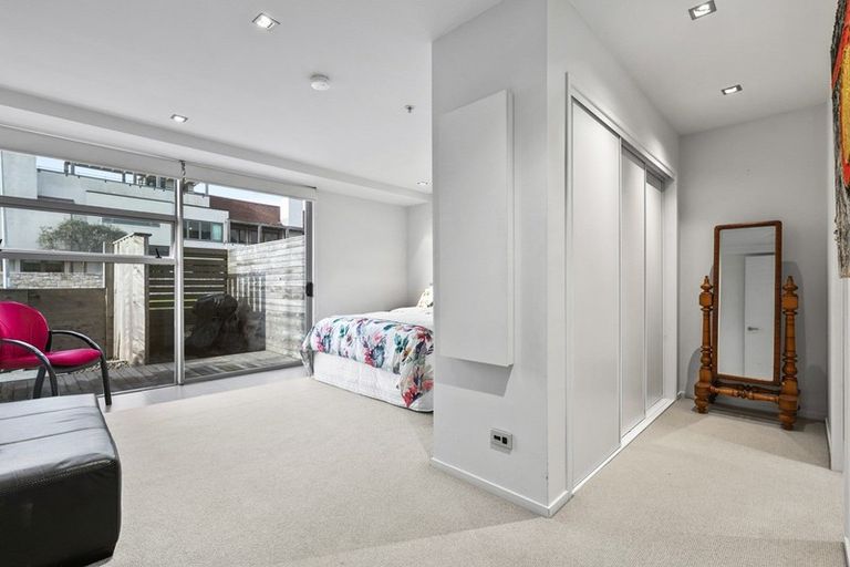 Photo of property in 1/50 Marine Parade, Mount Maunganui, 3116