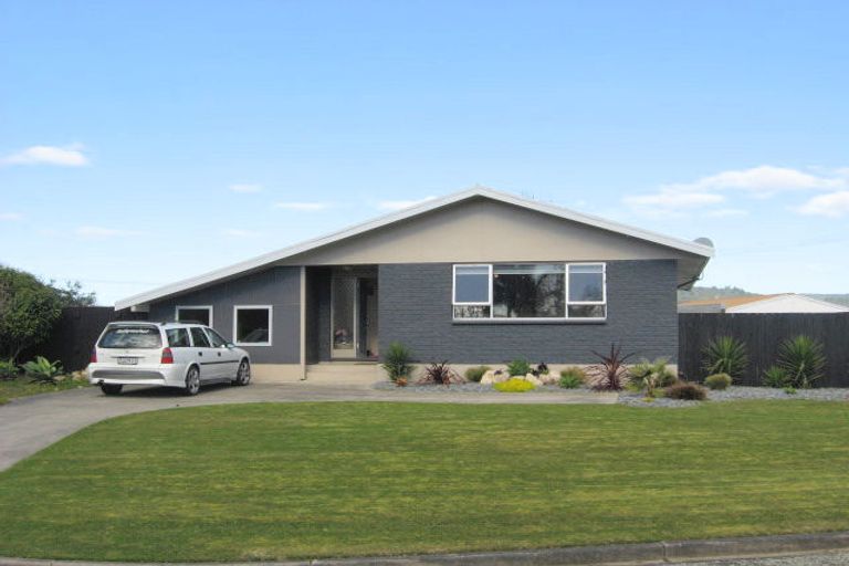 Photo of property in 7 Konini Place, Edgecumbe, 3120