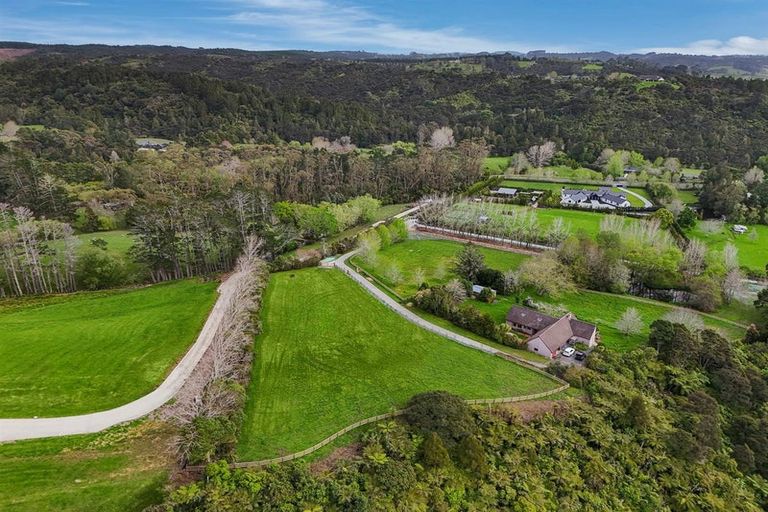Photo of property in 41 Robinson Road, Coatesville, 0793