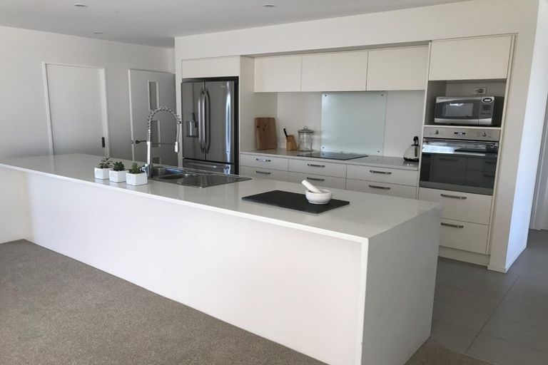 Photo of property in 19 Maka Lane, Halswell, Christchurch, 8025