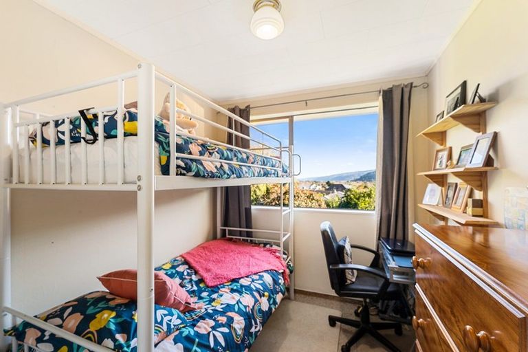 Photo of property in 1/21 Roband Crescent, Brown Owl, Upper Hutt, 5018