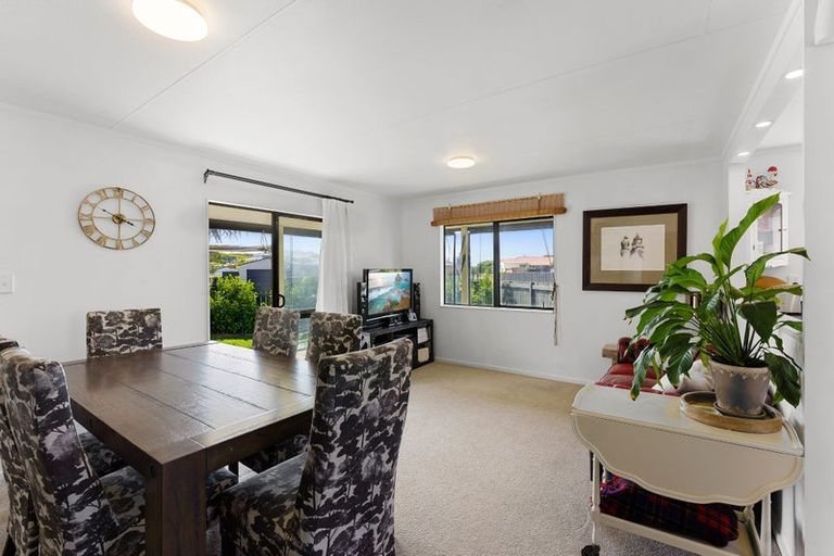 Photo of property in 88 Queens Road, Waikanae Beach, Waikanae, 5036