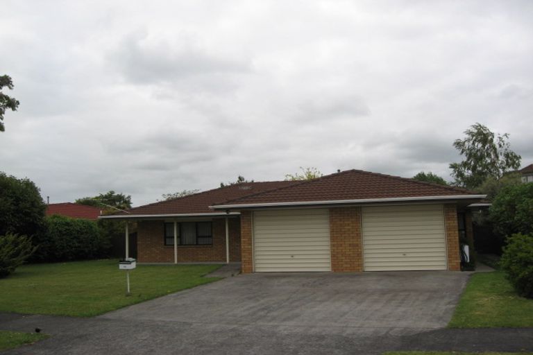 Photo of property in 14 Evanda Crescent, Conifer Grove, Takanini, 2112
